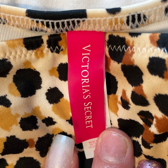 Victoria’s Secret bikini bottom - Picture 2 of 2